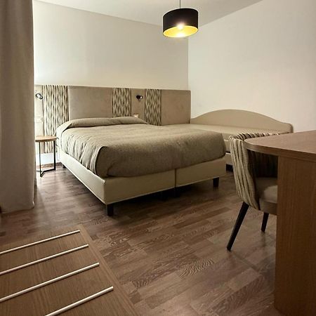 Hotel Miramare Пинето Экстерьер фото