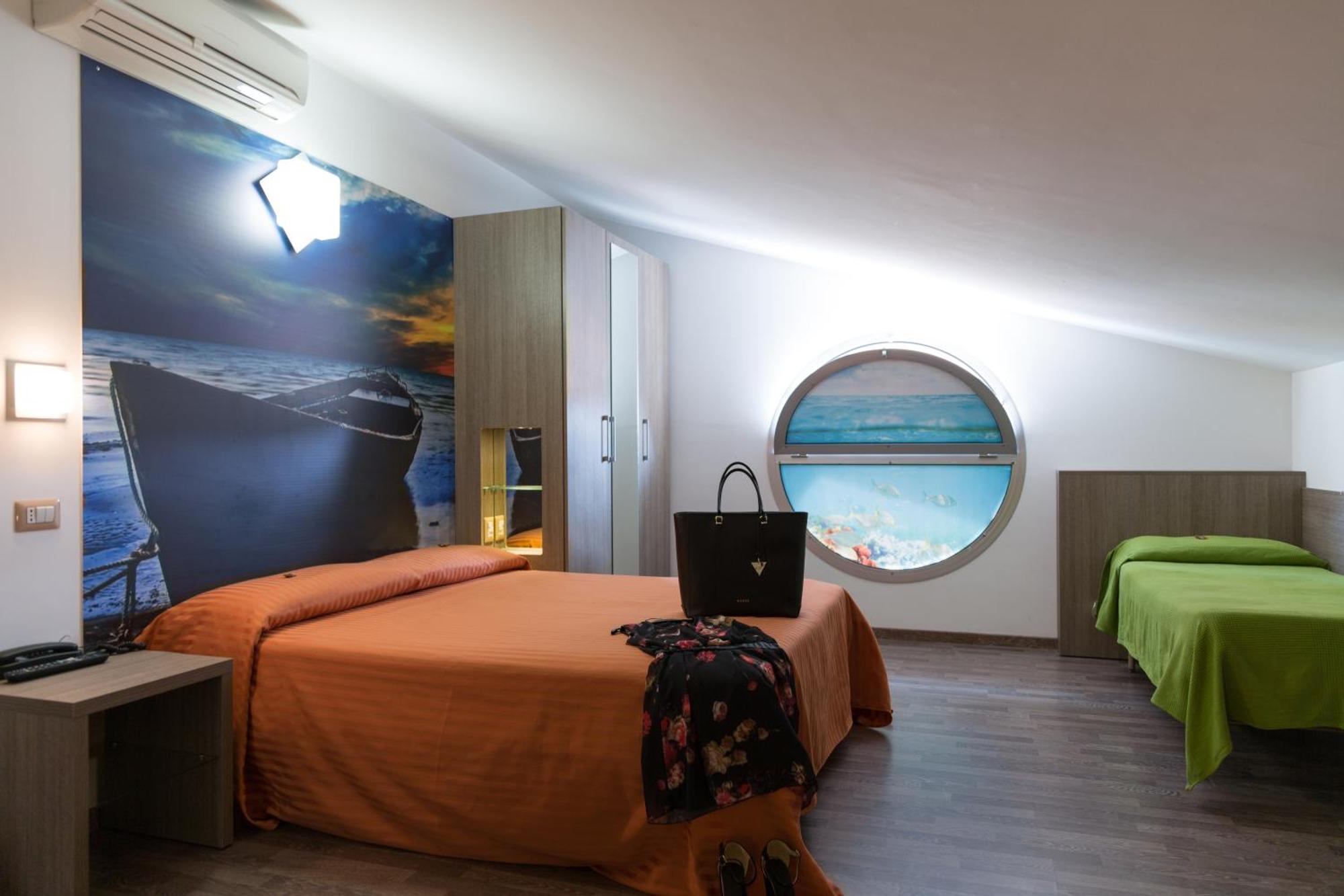 Hotel Miramare Пинето Экстерьер фото