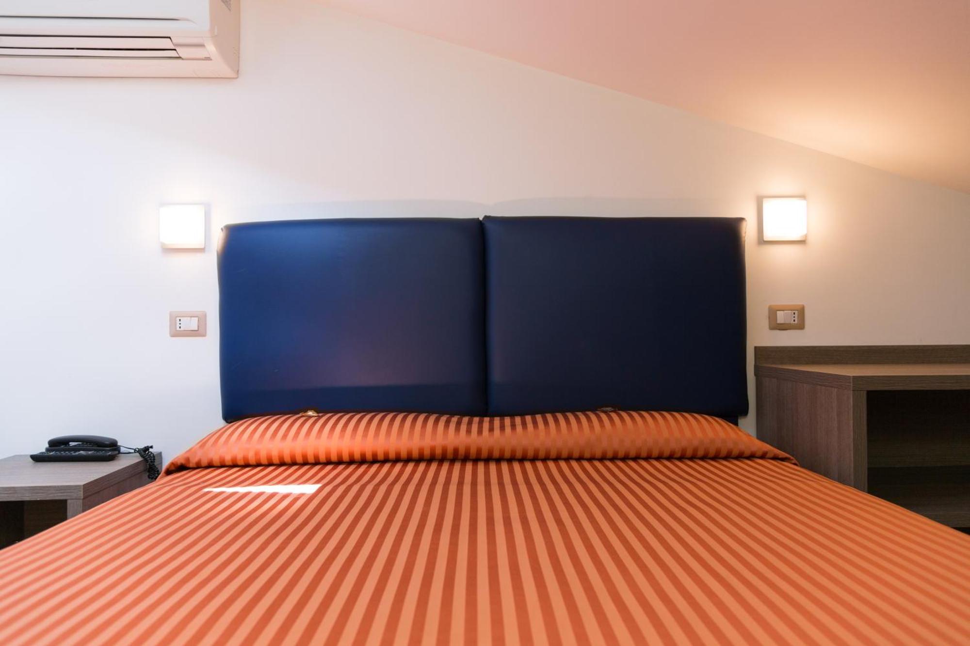 Hotel Miramare Пинето Экстерьер фото