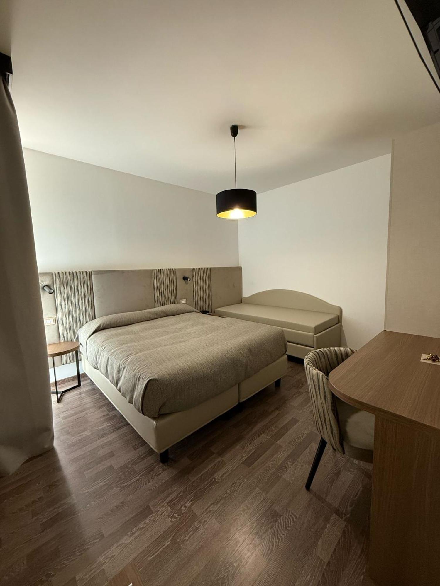 Hotel Miramare Пинето Экстерьер фото